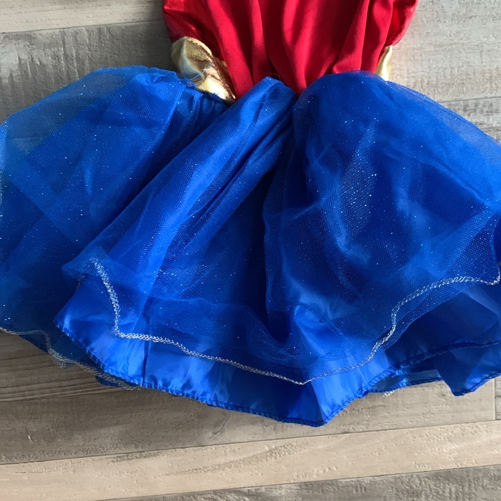 Wonder Woman little girls costume - Picture 4 of 5
